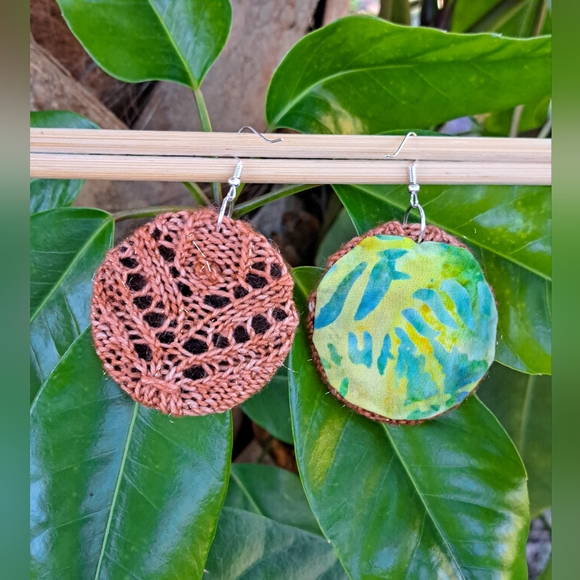Handmade Circle Knit Earrings Sparkled Orange Hand Dyed Yarn Green Cotton Fabric - Picture 4 of 16